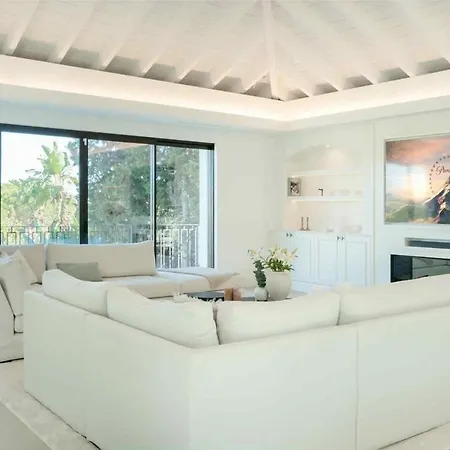 Ross - Luxurious In The Heart Of