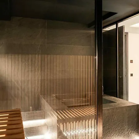 Willa Ross - Luxurious In The Heart Of