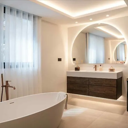 Ross - Luxurious In The Heart Of Marbellac