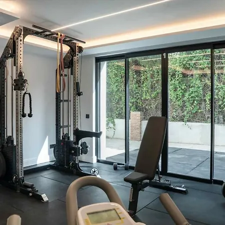 Ross - Luxurious In The Heart Of Marbellac