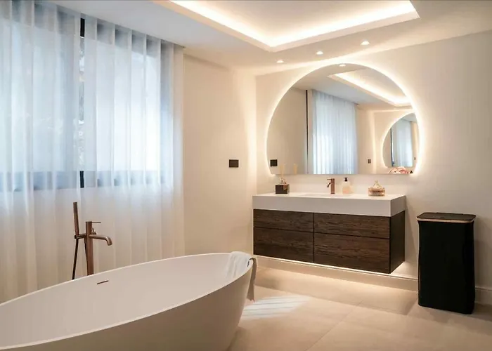 Ross - Luxurious In The Heart Of Marbella