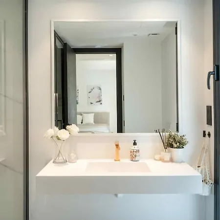 Ross - Luxurious In The Heart Of Villa