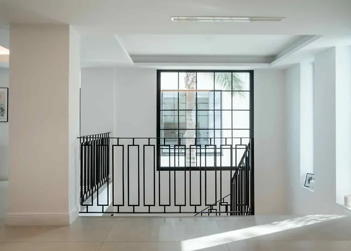 Ross - Luxurious In The Heart Of Villa *