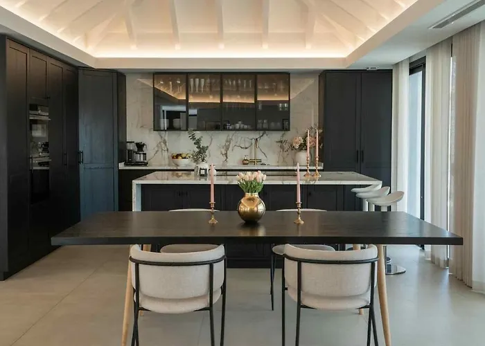 Ross - Luxurious In The Heart Of Marbella