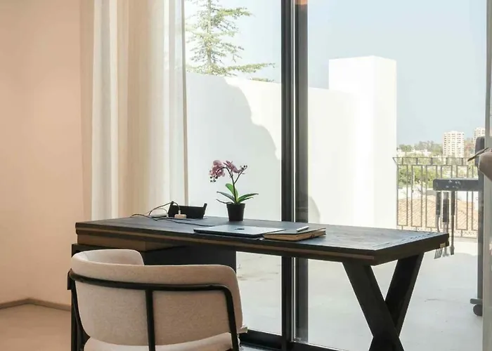 Ross - Luxurious In The Heart Of Villa